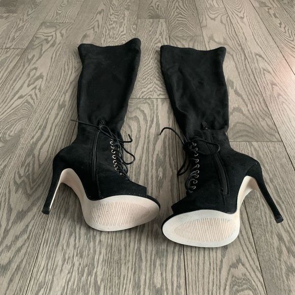 Beautiful Wild Diva Heel Boots🤩🔥 - Picture 4 of 5